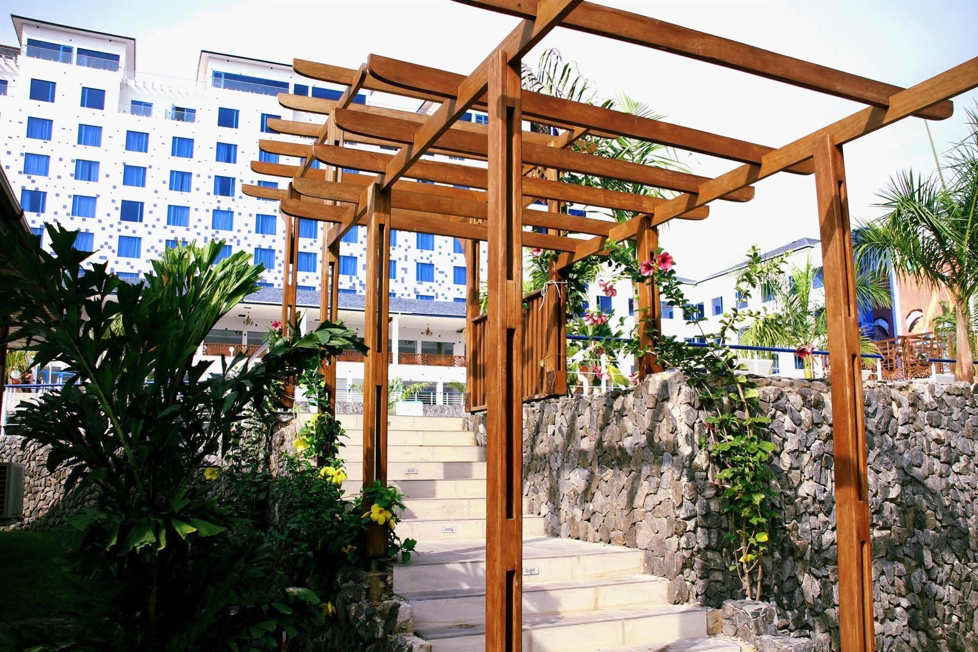 Best Western Plus Serene Atlantic Hotel Sekondi-Takoradi Dış mekan fotoğraf